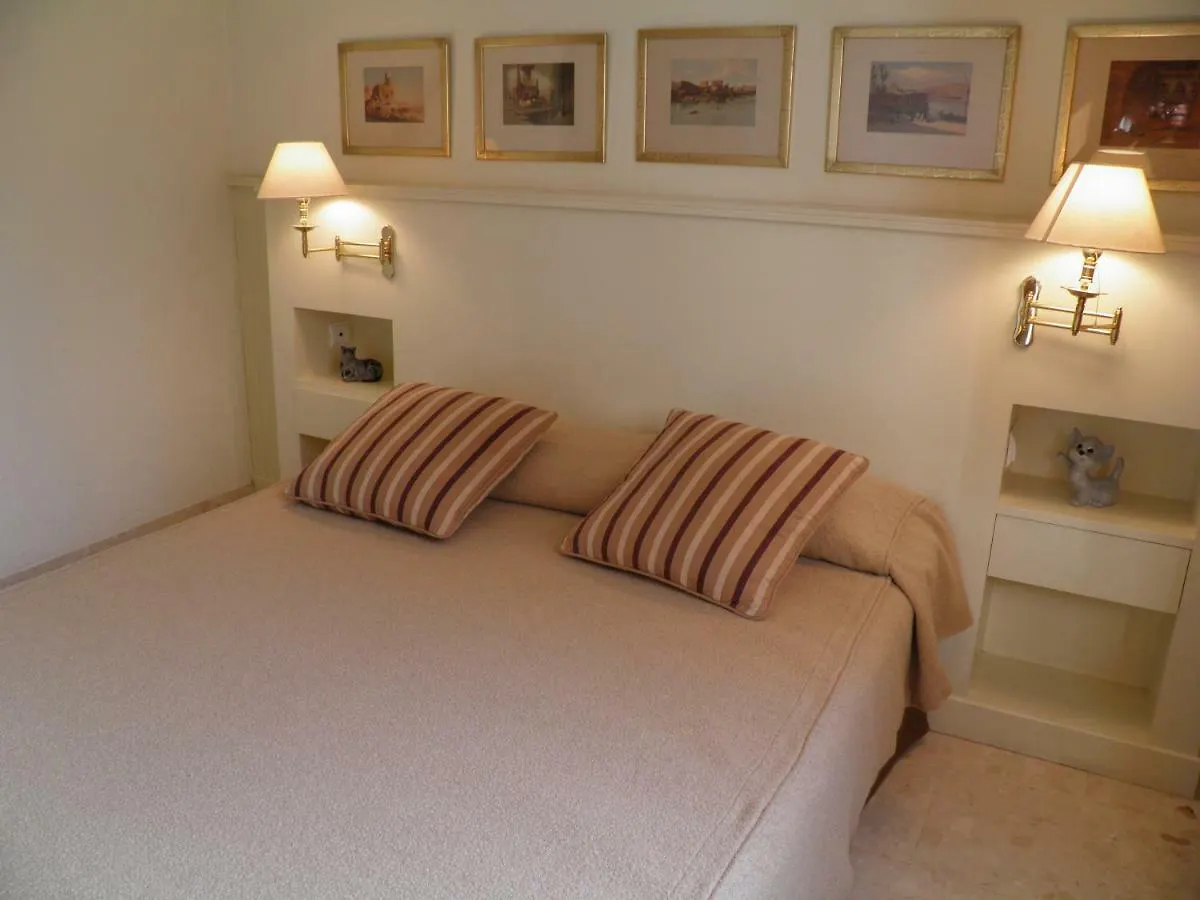 Apartment Apartaments St. Jordi Comtal Barcelona