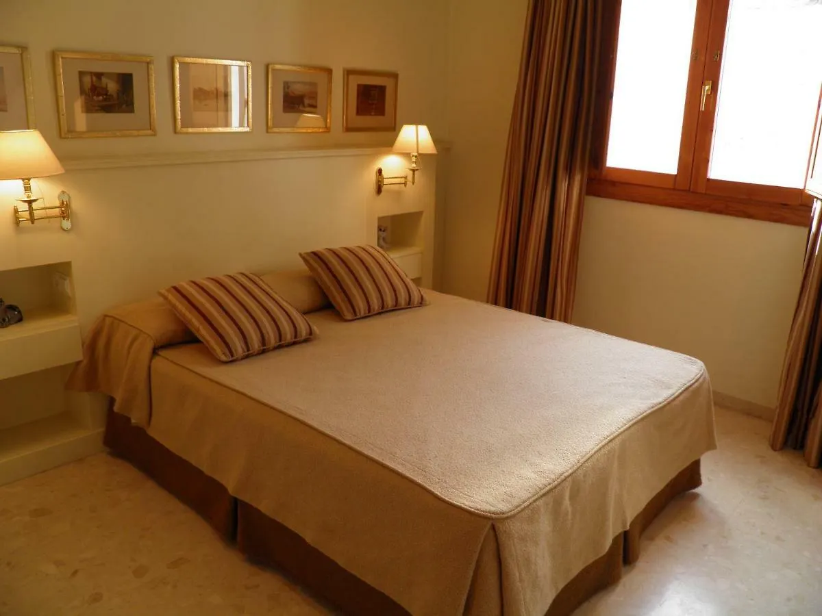 Apartaments St. Jordi Comtal Barcelona Apartment